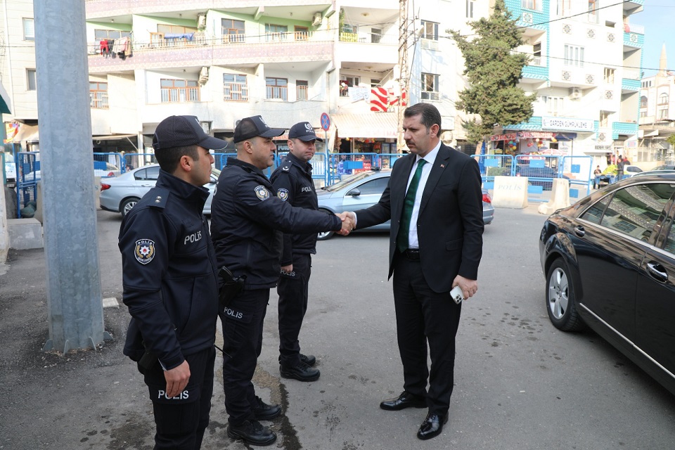 Vali Ayhan, Polis Merkezi ve Polis Uygulama noktasını ziyaret etti
