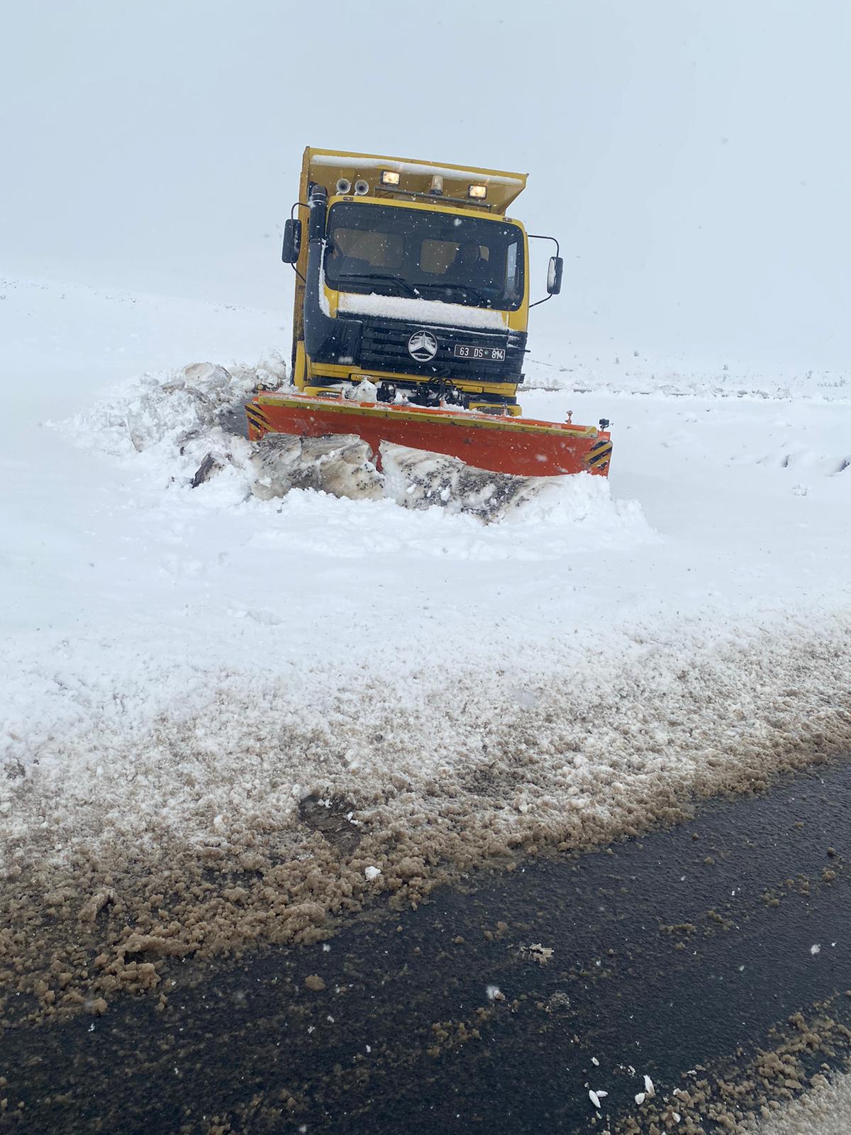 Büyükşehir Siverek Karacadağ Bölgesi’nde Karla Mücadele Ediyor