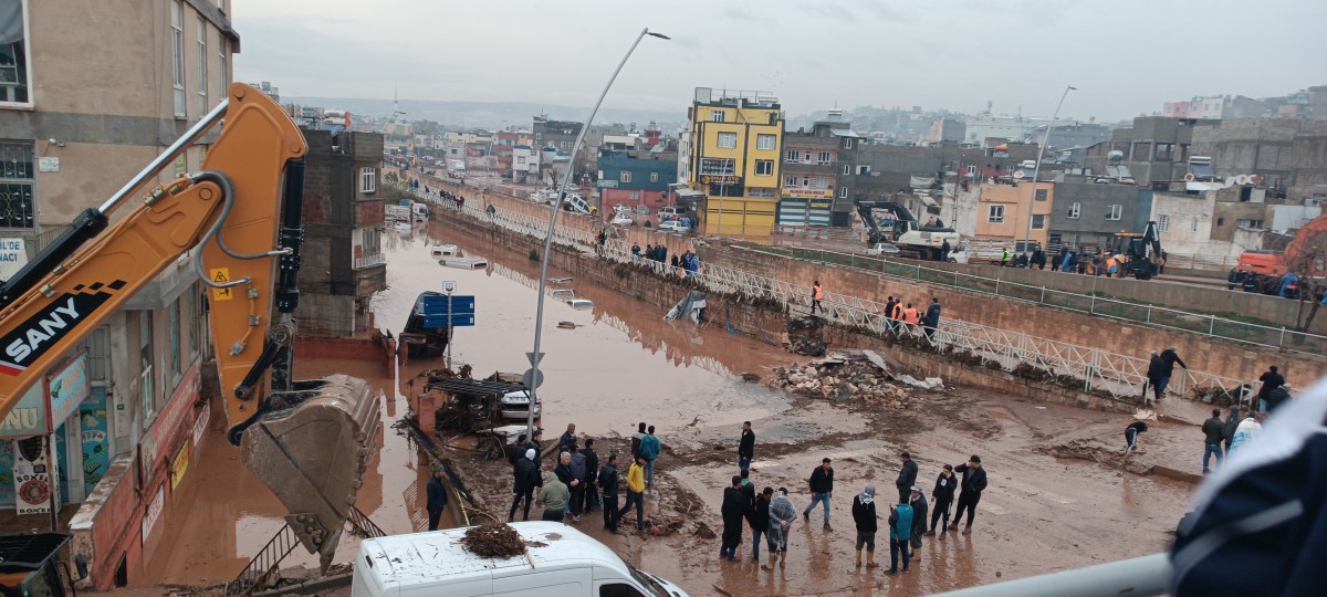 Şanlıurfa'da Sağanak Yağış Sonrası Çalışmalar Sürüyor