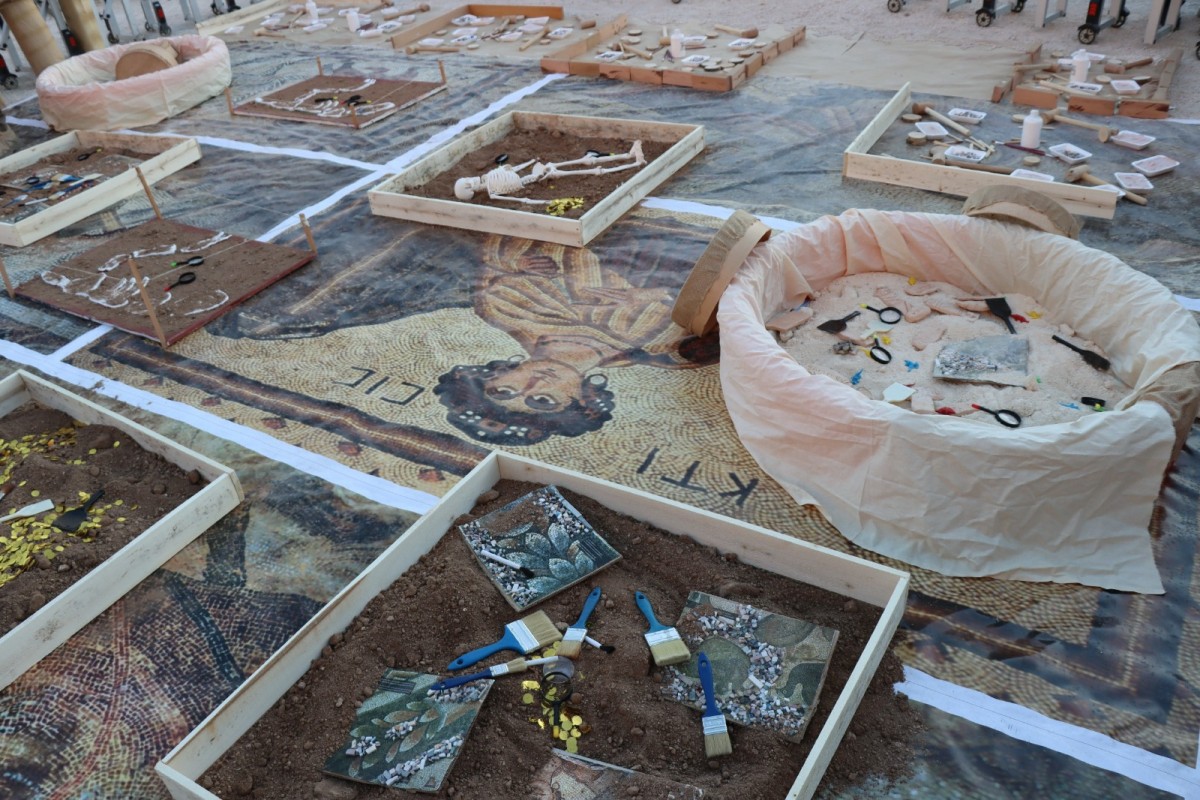 Minik Arkeologlar Kızılkoyun Nekropolünde Kazı Yaptı